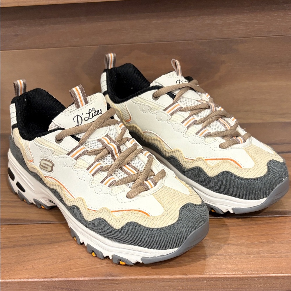 Skechers D'Lites Beige and Gray Sneakers